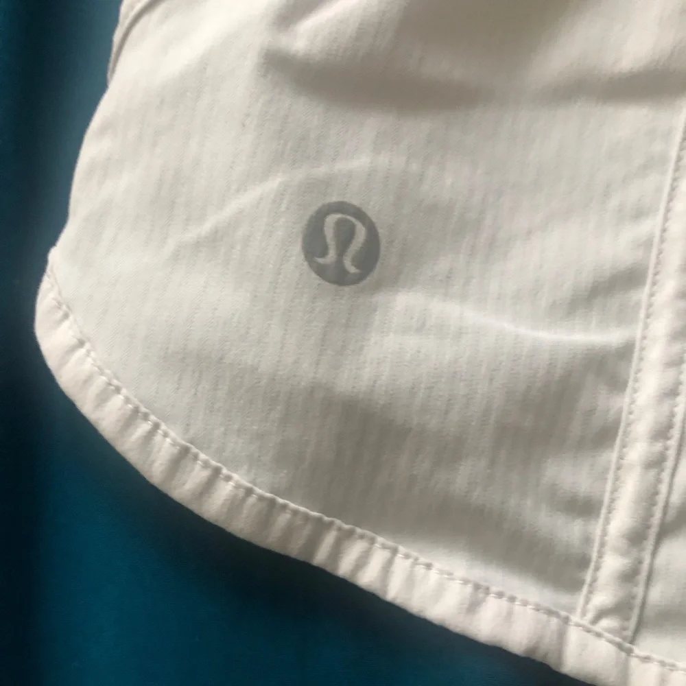lululemon athletica White Women's Athletic Running Shorts Size 8